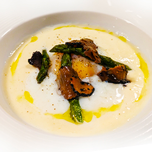 OVETTO ASPARAGI E TARTUFO